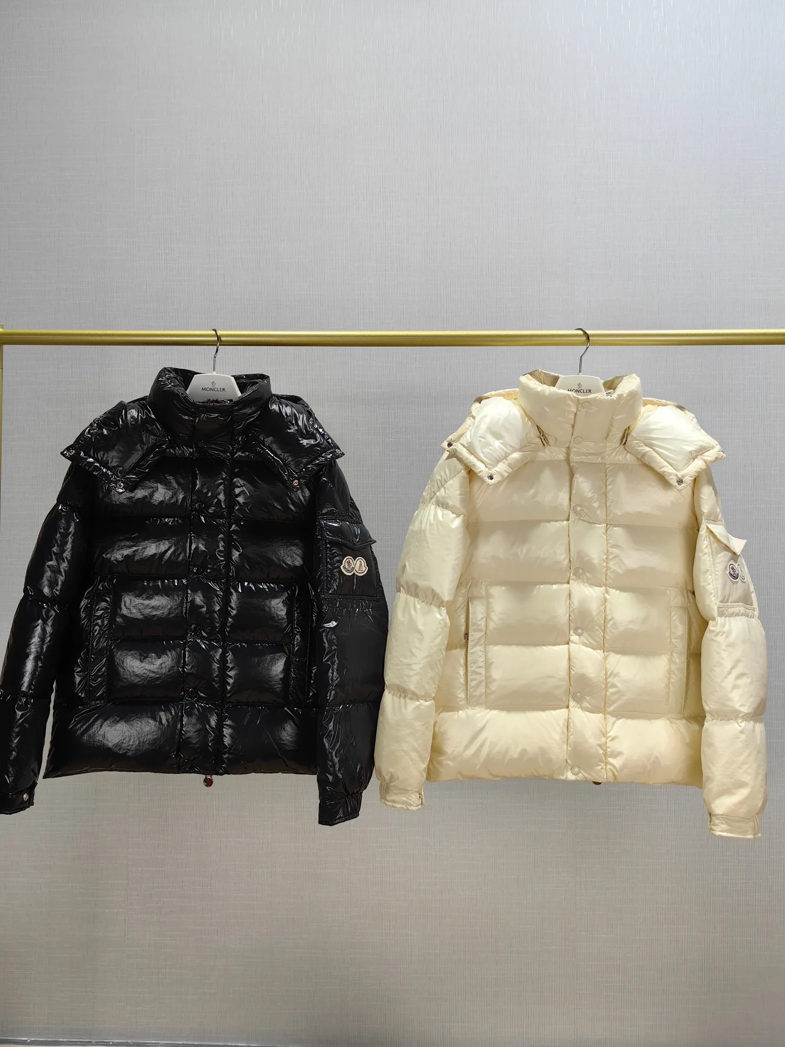 P390 Moncler/ 2026 70 、 。 DNA ， ， 。 Classic ， 、 。 Classic 70 。 Quality， 90 ，Premium Quality ， ，Black ！ Sizes M-3XL